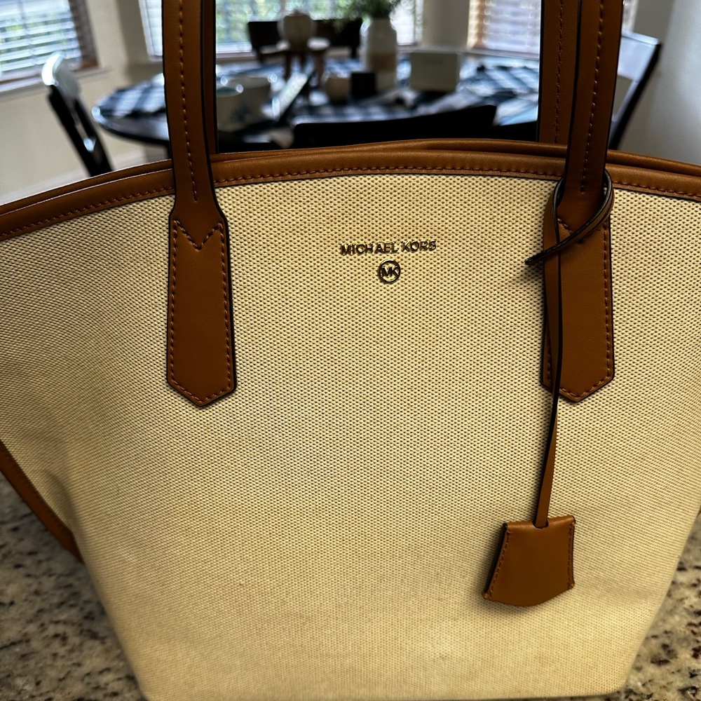 Micheal kors tote